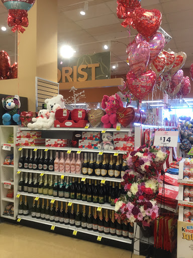 Grocery Store «Schnucks», reviews and photos, 4500 W Lloyd Expy, Evansville, IN 47712, USA