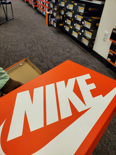 Shoe Store «Shoe Carnival», reviews and photos, 2130 Brookmeade Dr, Columbia, TN 38401, USA