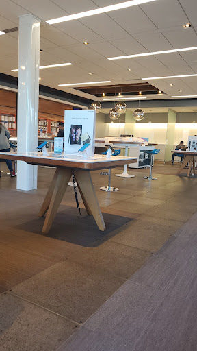 Cell Phone Store «AT&T», reviews and photos, 5252 Lakewood Blvd, Lakewood, CA 90712, USA