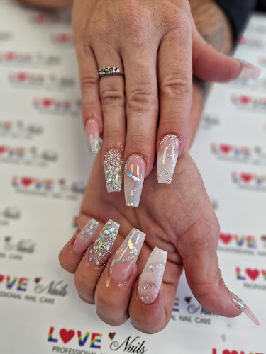 Love Nails Doncaster - Beauty salon
