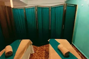 Aqua spa massage image