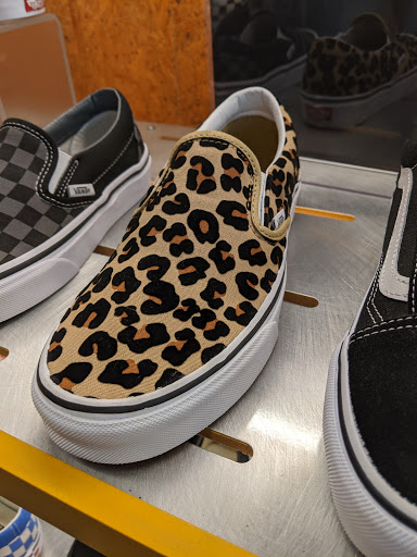 Shopping Mall «Taubman Prestige Outlets», reviews and photos, 17057 N Outer 40 Rd, Chesterfield, MO 63005, USA