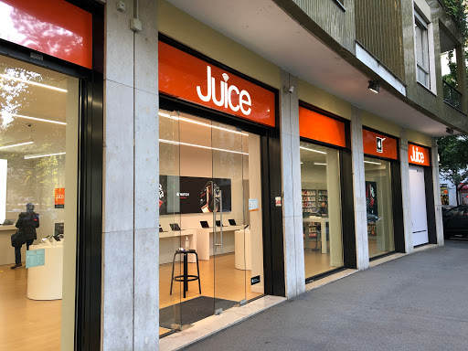 Apple shops in Milan
