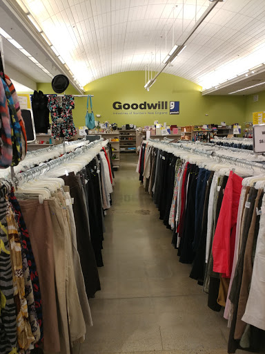 Store «Goodwill Store and Buy the Pound Outlet», reviews and photos
