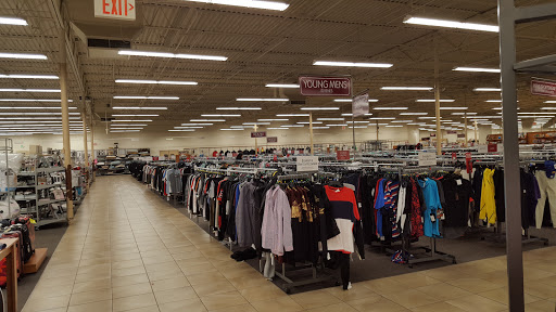 Clothing Store «Burlington Coat Factory», reviews and photos, 6900 Chestnut St, Gilroy, CA 95020, USA