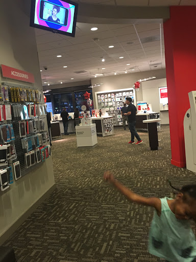 Cell Phone Store «Verizon», reviews and photos, 3825 Grand Ave, Chino, CA 91710, USA