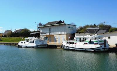 Ardennes Nautisme à Dom-le-Mesnil