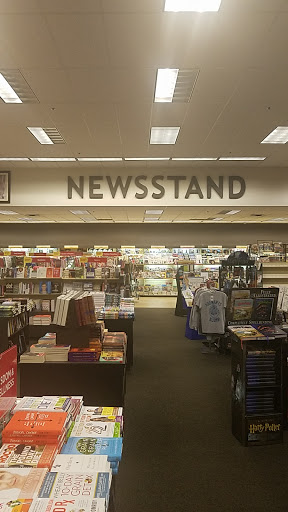 Book Store «Books-A-Million», reviews and photos, 994 Breckenridge Ln, Louisville, KY 40207, USA