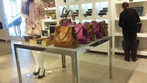 Shopping Mall «Silver Sands Premium Outlets», reviews and photos, 10562 Emerald Coast Pkwy W, Miramar Beach, FL 32550, USA