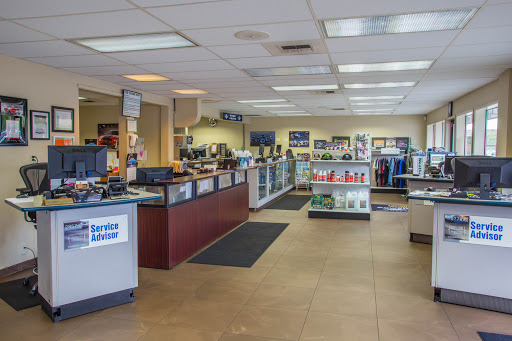 Car Dealer «Bowen Scarff Ford Lincoln», reviews and photos, 1157 Central Ave N, Kent, WA 98032, USA