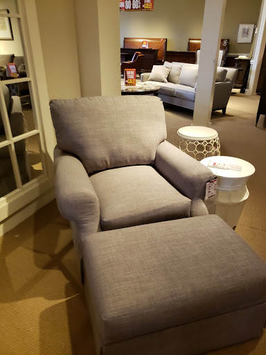 Furniture Store «Thomasville Furniture», reviews and photos, 201 S Dale Mabry Hwy, Tampa, FL 33609, USA