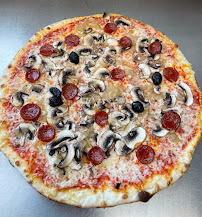 Plats et boissons du Pizzas à emporter Pizzaiola à Les Vigneaux - n°17