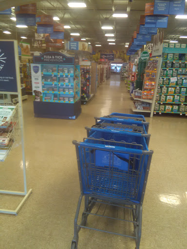 Pet Supply Store «PetSmart», reviews and photos, 9921 Pulaski Hwy, Baltimore, MD 21220, USA