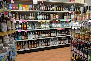 St. Helens Liquor image