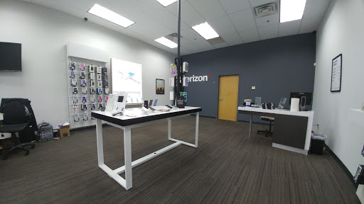 Cell Phone Store «Verizon Authorized Retailer, TCC», reviews and photos, 9034 Cahill Ave, Inver Grove Heights, MN 55076, USA