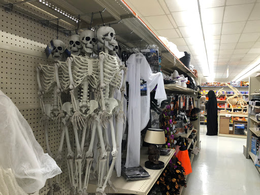 Discount Store «Big Lots», reviews and photos, 8563 Watson Rd, Webster Groves, MO 63119, USA