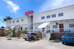 OYO 44011 Weng Bee Guest House image