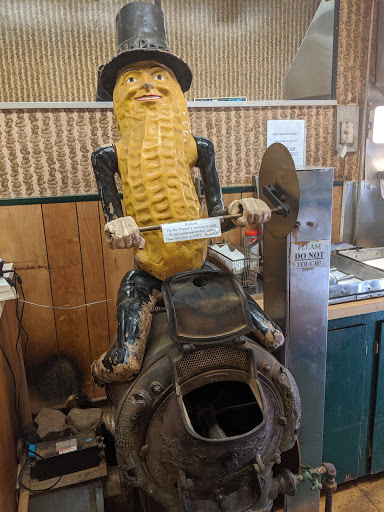 Nut Store «Peanut Shoppe Main Street», reviews and photos, 24 S Main St, Memphis, TN 38103, USA