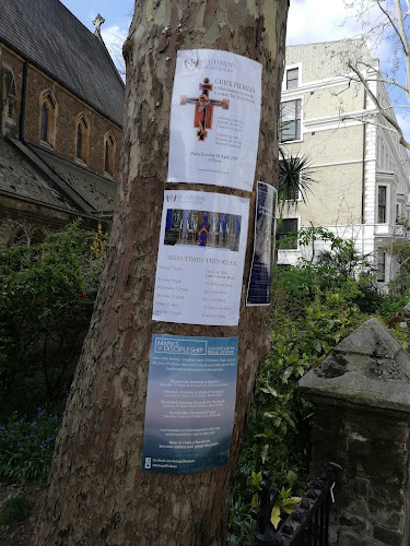 Comments and reviews of St Stephen's, Gloucester Road