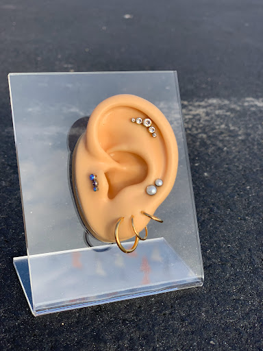 Tattoo Shop «Skin Gallery-Tattoos», reviews and photos, 37292 US-18, Prairie du Chien, WI 53821, USA