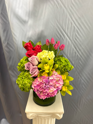 Florist «Morton Grove Florist», reviews and photos, 5741 Dempster St, Morton Grove, IL 60053, USA