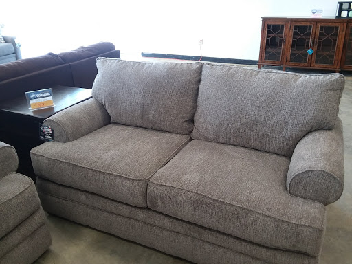 Furniture Store «Evansville Overstock Warehouse Furniture & Mattress», reviews and photos, 201 N Green River Rd, Evansville, IN 47715, USA