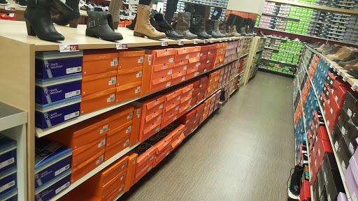 Shoe Store «Famous Footwear», reviews and photos, 4770 Third Ave, Bronx, NY 10458, USA