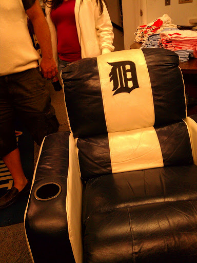 Sports Memorabilia Store «Sports Mania Detroit», reviews and photos, 400 Monroe Ave, Detroit, MI 48226, USA