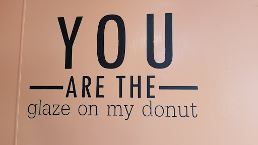 Dessert Shop «Honey Creme Donut Shop», reviews and photos, 514 Vincennes St, New Albany, IN 47150, USA