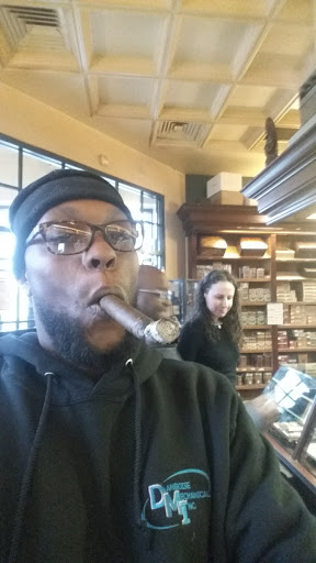 Tobacco Shop «JR Cigar», reviews and photos, 28815 Northwestern Hwy, Southfield, MI 48034, USA