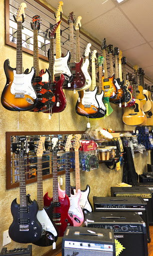 Pawn Shop «Pine Ridge Pawn & Jewelry», reviews and photos, 2033 Pine Ridge Rd #4, Naples, FL 34109, USA