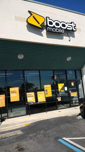 Telecommunications Service Provider «Boost Mobile Store by R & A Wireless», reviews and photos, 1652 N Goldenrod Rd, Orlando, FL 32807, USA