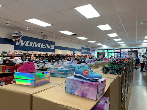 Shoe Store «SKECHERS Factory Outlet», reviews and photos, 250 E Palm Dr #160, Florida City, FL 33034, USA