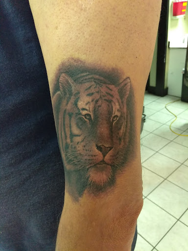 Tattoo Shop «Unlimited Tattoo», reviews and photos, 359 S Irwindale Ave, Azusa, CA 91702, USA