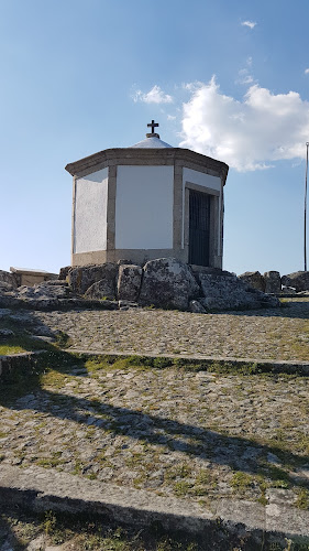 Avaliações doMiradouro da Capela Sant'Ana em Matosinhos - Igreja