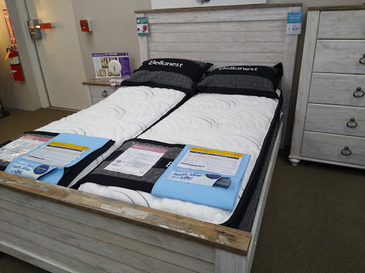 Furniture Store «Raymour & Flanigan Furniture and Mattress Store», reviews and photos, 2780 W Ridge Rd, Rochester, NY 14626, USA