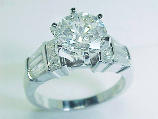 Pawn Shop «Fifth Avenue Jewelry & Pawn», reviews and photos, 8201 US-19, Port Richey, FL 34668, USA