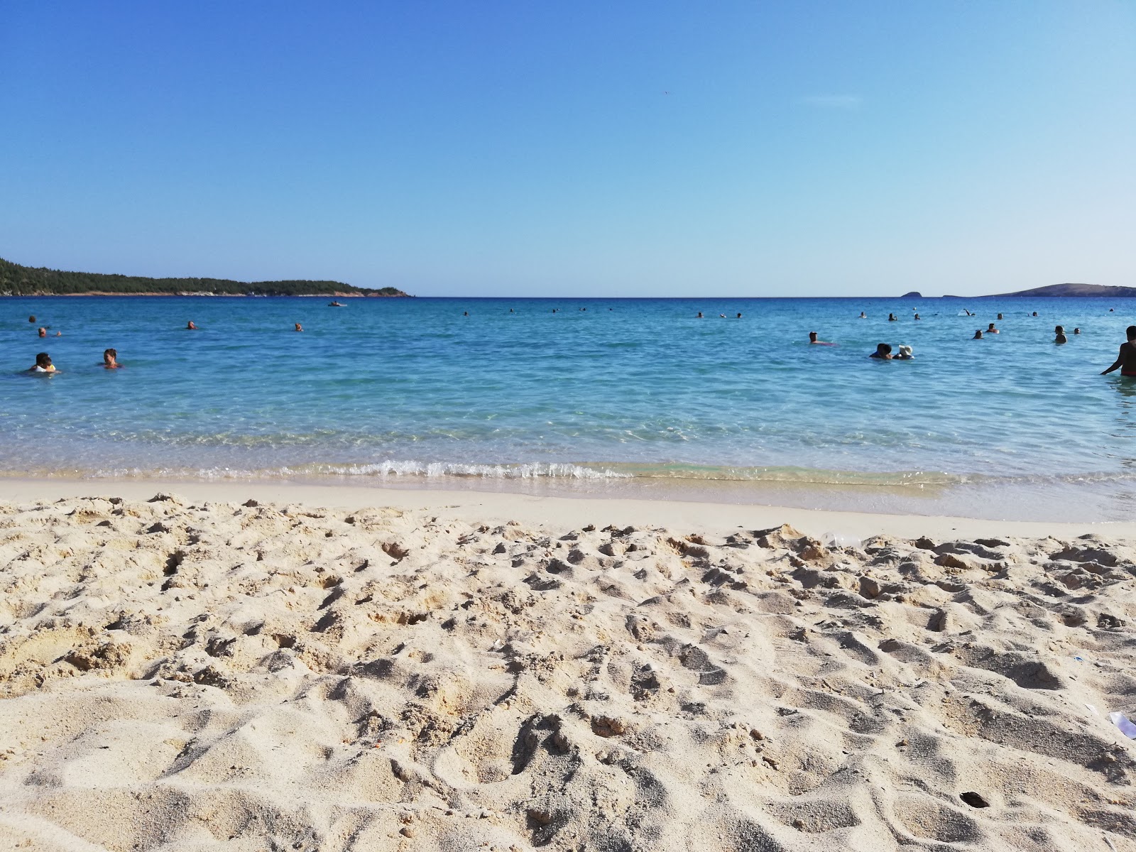 Foto de Paralia Potos con playa amplia