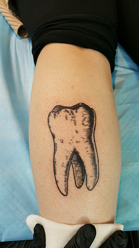 Tattoo Shop «Royal Flesh Tattoo and Piercing», reviews and photos, 4005 N Broadway St, Chicago, IL 60613, USA