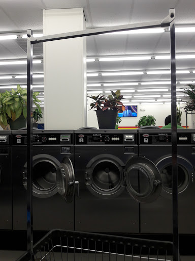 Laundromat «Soaps-N-Suds», reviews and photos, 300 E Mercury Blvd, Hampton, VA 23663, USA