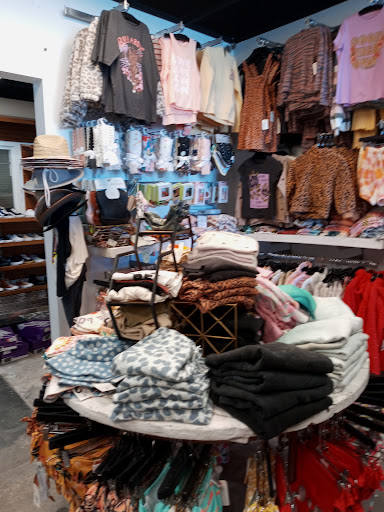 Shopping Mall «Aliso Village Shopping Center», reviews and photos, 23966 Aliso Creek Rd, Laguna Niguel, CA 92677, USA