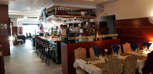 Restaurante El Tiburón Torrevieja - Av. Dr. Mariano Ruiz Canovas, 30, 03183 Torrevieja, Alicante, España