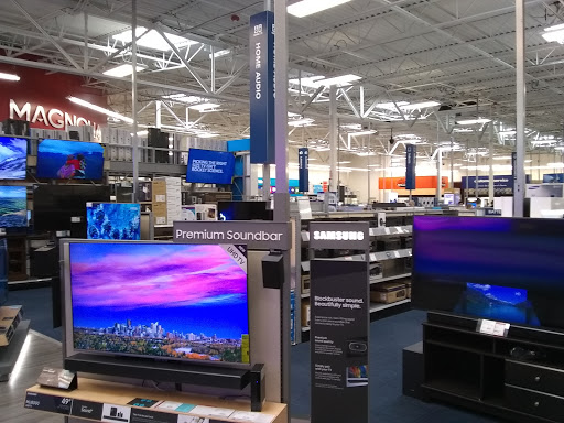 Electronics Store «Best Buy», reviews and photos, 2055 N Tomahawk Island Dr, Portland, OR 97217, USA