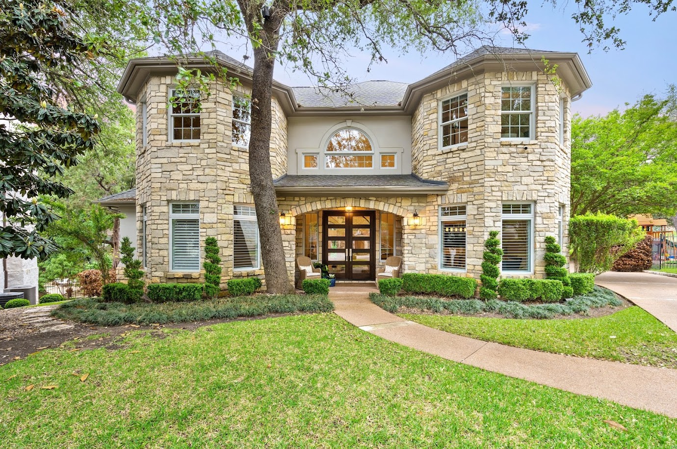 Homesville Realty Group :: Compass Austin