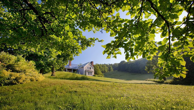 Twin Farms by null