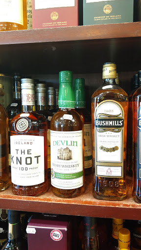 Wine Store «Arlington Wine & Liquor», reviews and photos, 718 Dutchess Turnpike, Poughkeepsie, NY 12603, USA