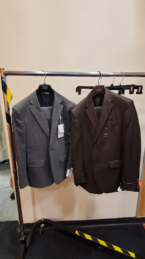 Clothing Store «K&G Fashion Superstore», reviews and photos, 3020 E 9th St, Oakland, CA 94601, USA