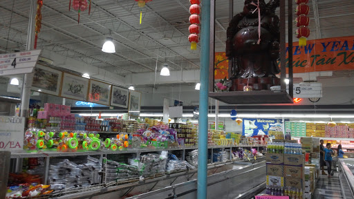Asian Grocery Store «Nguyen Loi Oriental Supermarket», reviews and photos, 5302 E Belknap St # C, Haltom City, TX 76117, USA