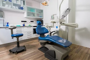 Clinica Dental Caser Sabadell image
