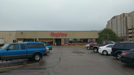 Supermarket «Hy-Vee», reviews and photos, 410 S Riverfront Dr, Mankato, MN 56001, USA